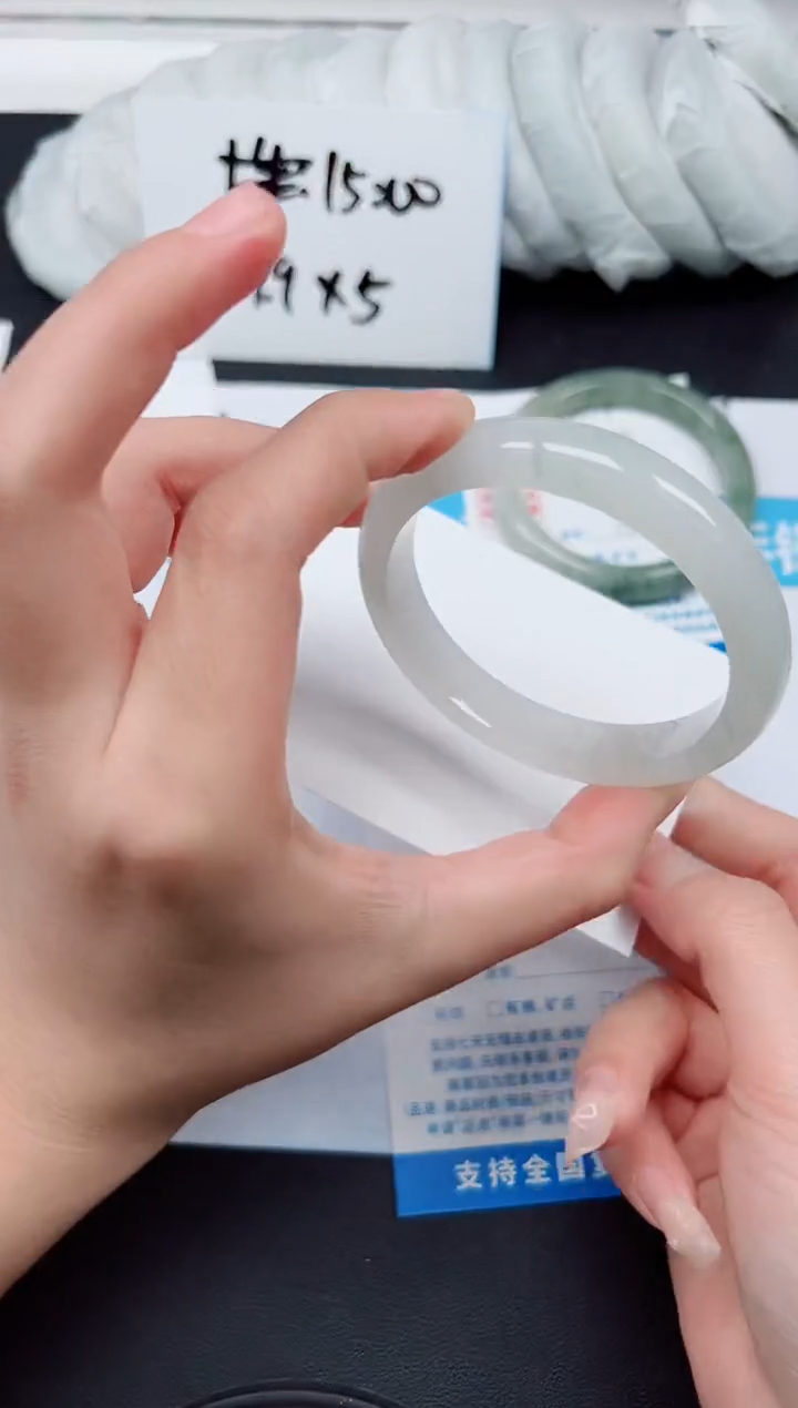 【闪购商品】石英质玉手镯未镶嵌G292-56