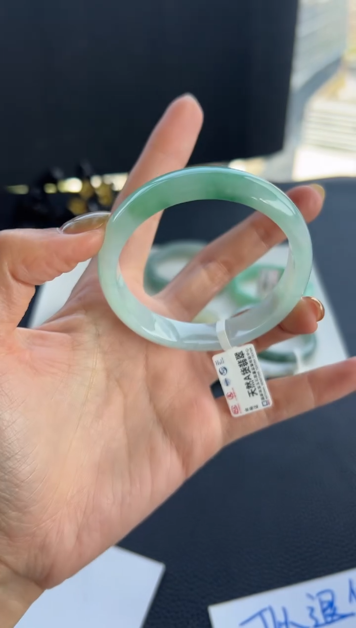 【闪购商品】翡翠手镯未镶嵌37号52.4*11.4*6.1