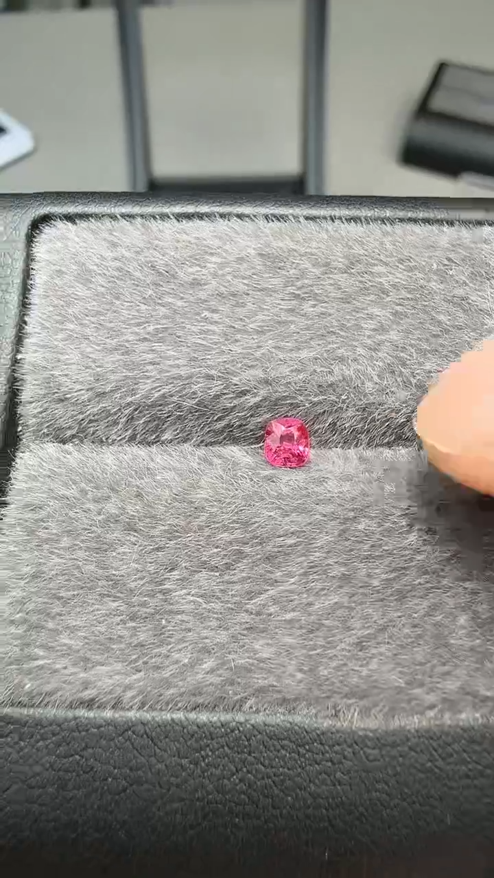 【闪购商品】尖晶石热粉未镶嵌0.2ct-A337-1p