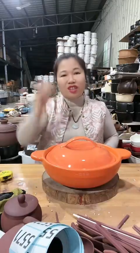 陶瑕疵橙色浅煲带盖