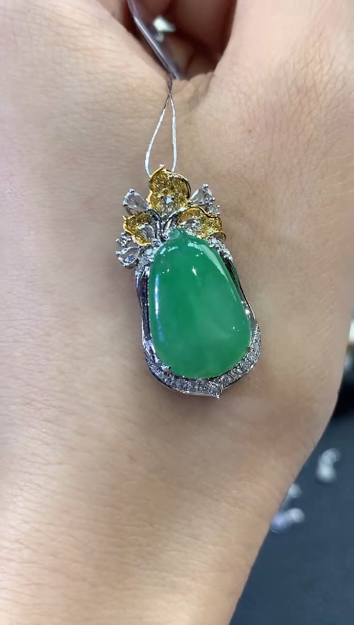 【闪购商品】翡翠吊坠(不含链)18K金镶嵌q70