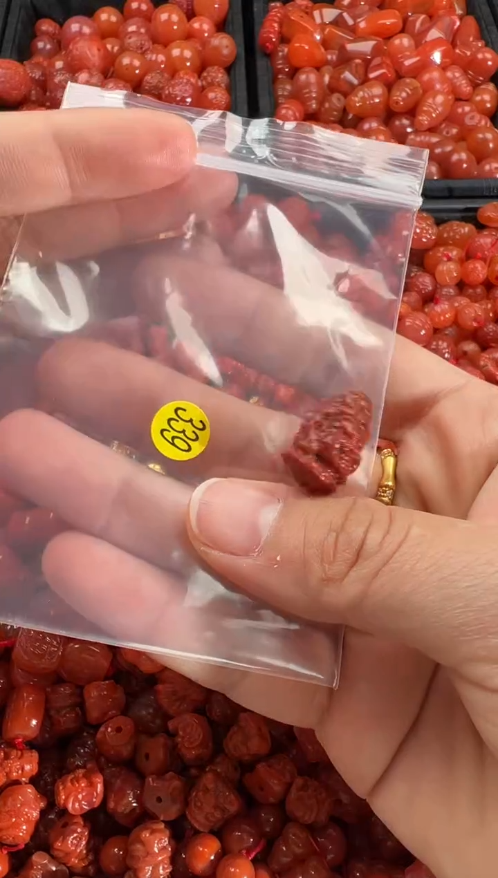 【闪购商品】南红玛瑙颈饰未镶嵌1