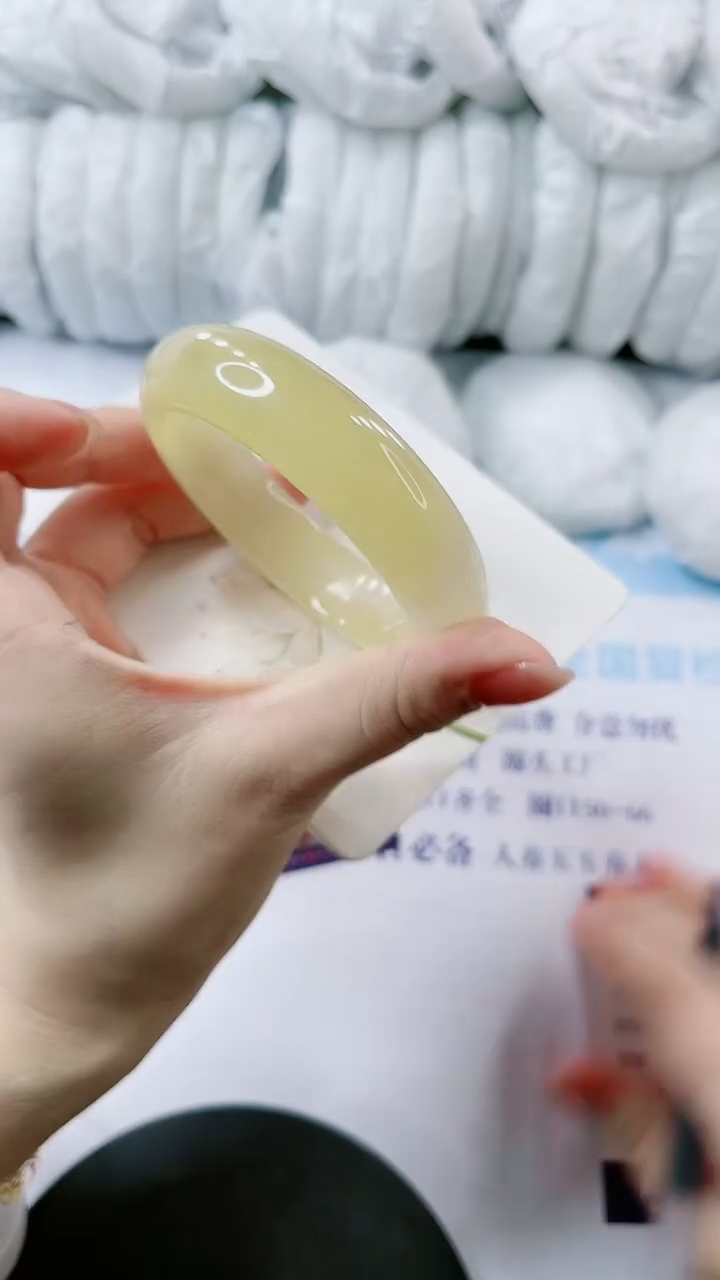 【闪购商品】石英质玉手镯未镶嵌多样性发货L170