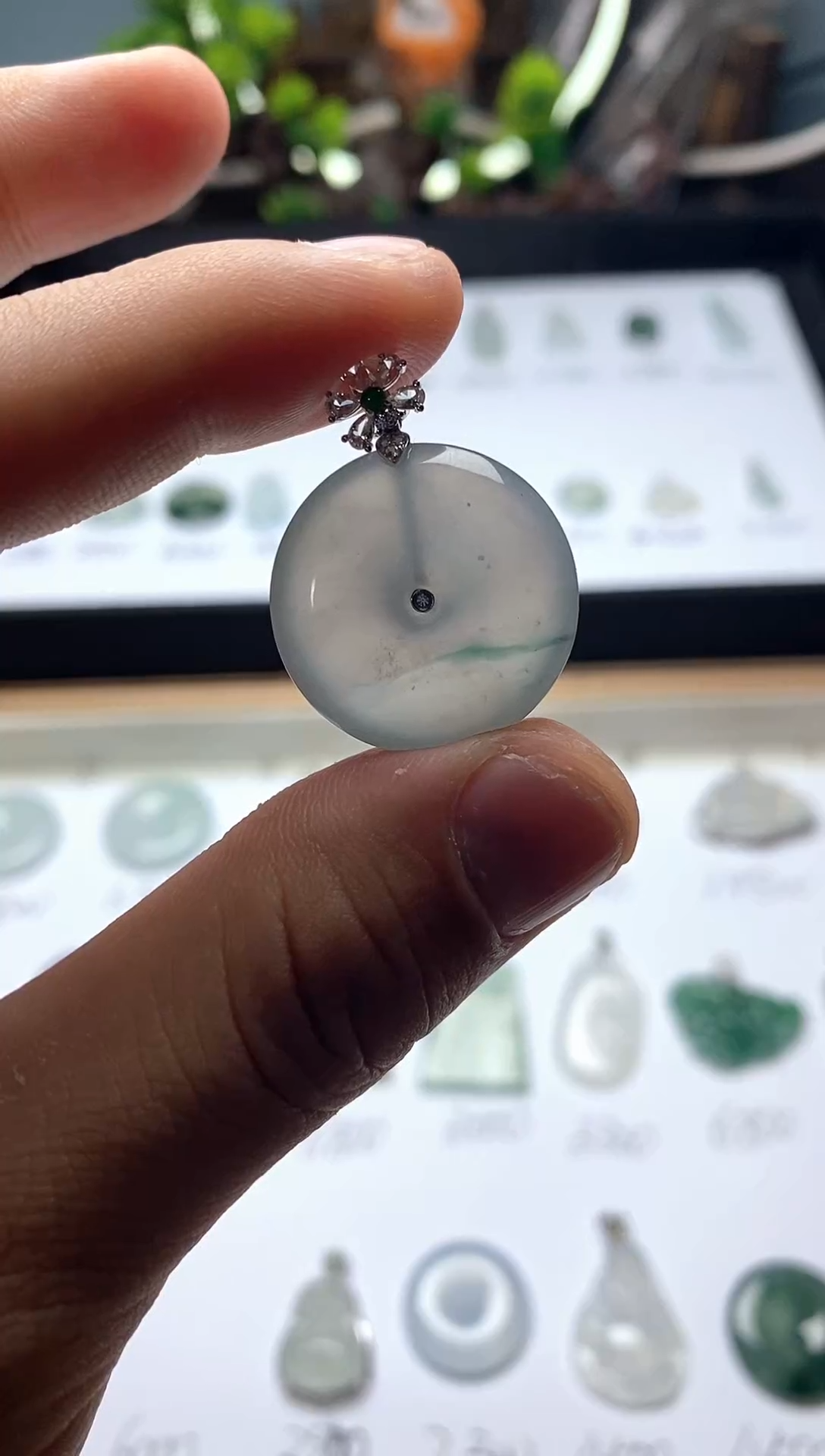 【闪购商品】翡翠颈饰18K金镶嵌57/平安扣