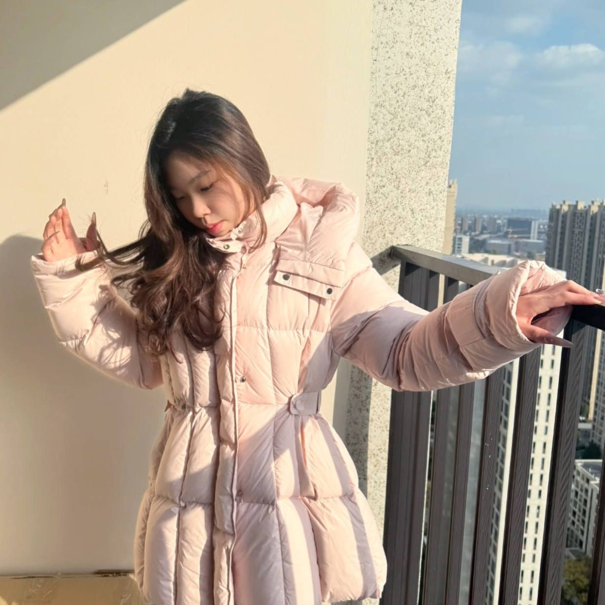 2025年冬季新款韩版宽松连帽中长款收腰羽绒服小蛮腰