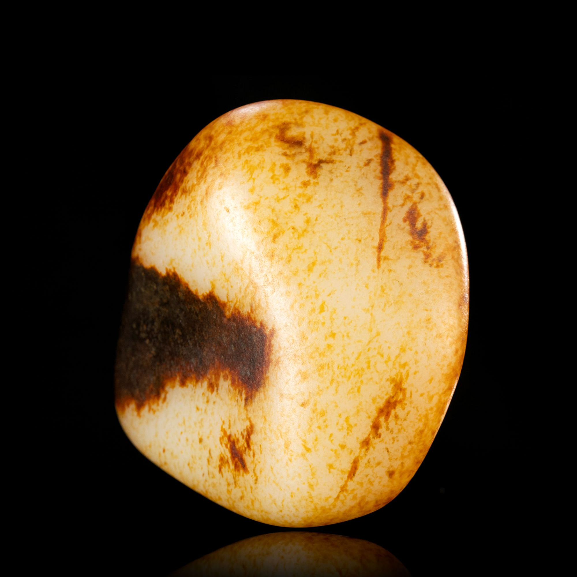 307.7克聚黑皮完整籽型把件