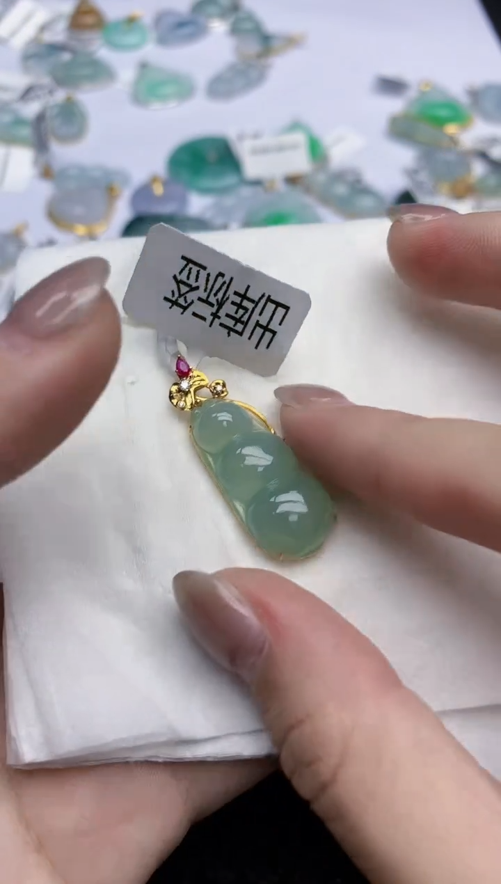 【闪购商品】翡翠颈饰18K金镶嵌天然翡翠A货