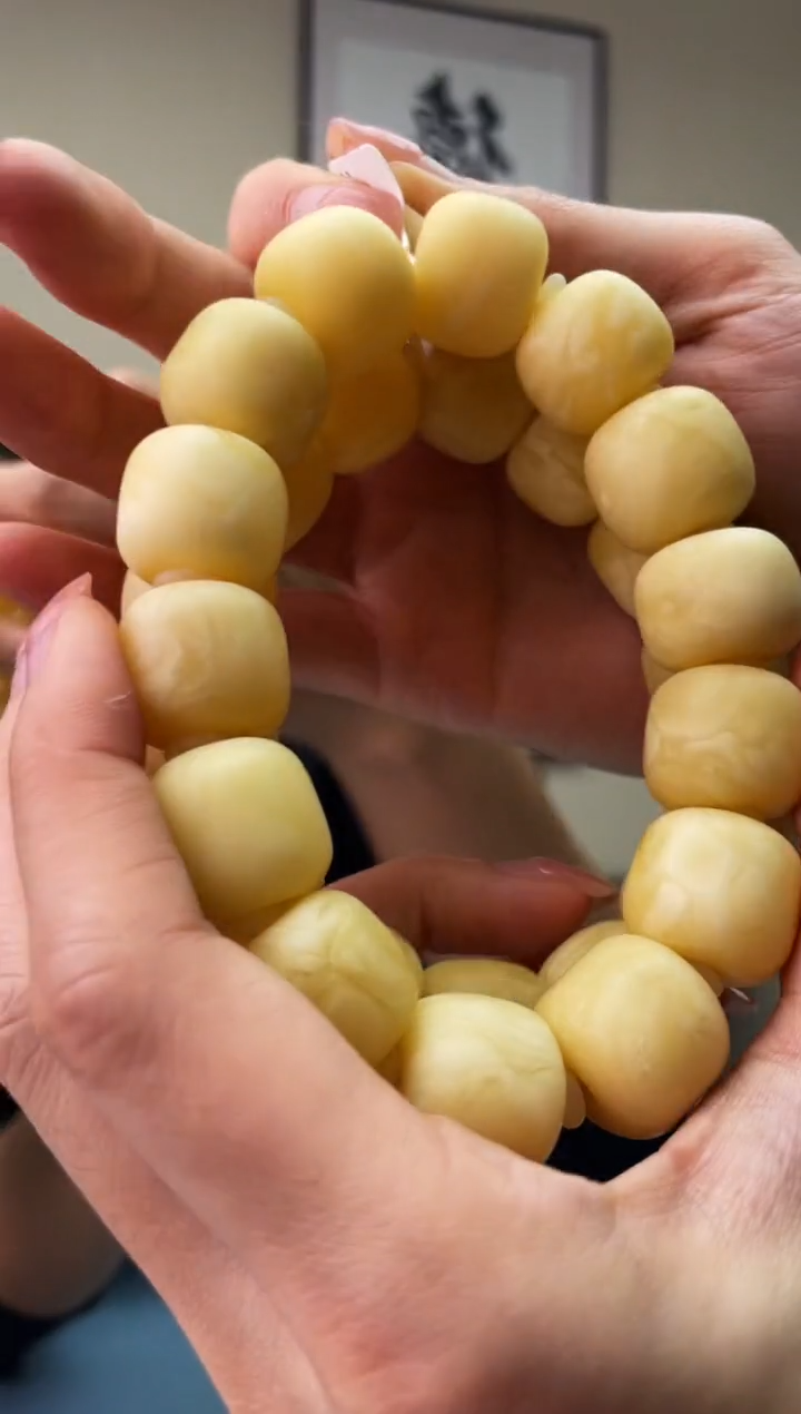 琥珀未镶嵌珠宝奇石T054 18假一罚十，多样性发一件