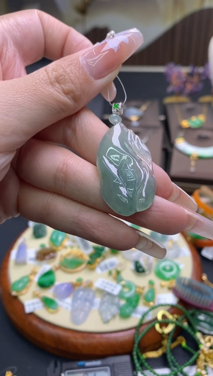 【闪购商品】翡翠颈饰18K金镶嵌净货13187