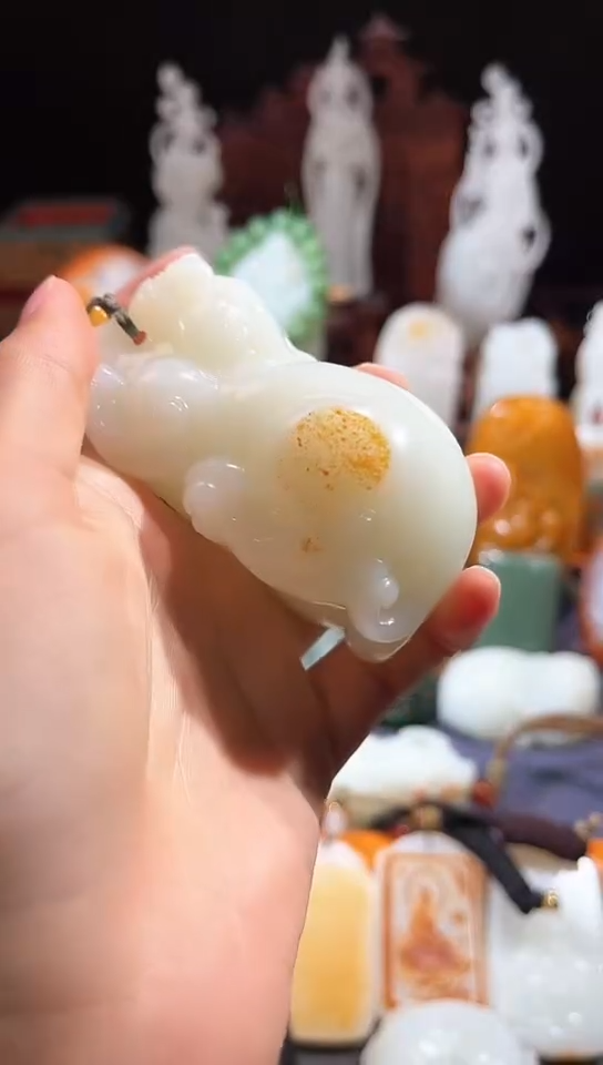 未镶嵌和田玉挂件精品