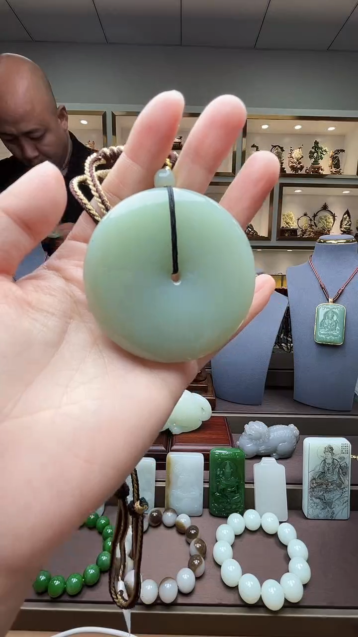 【闪购商品】和田玉颈饰未镶嵌苏
