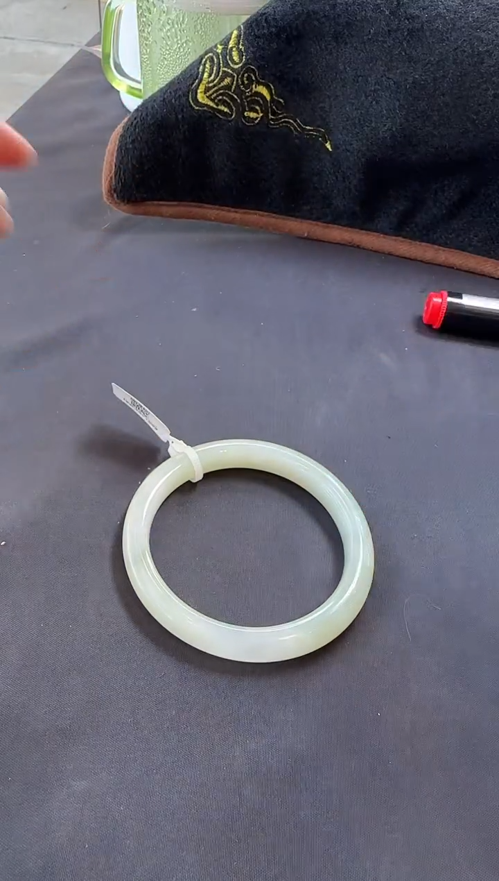 未镶嵌手镯和田玉甜*心花青镯58