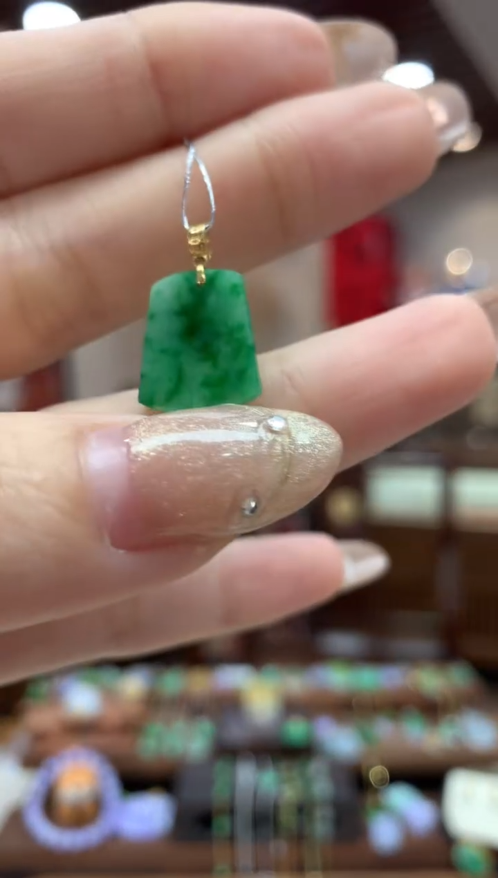 【闪购商品】翡翠吊坠(不含链)18K金镶嵌无事牌