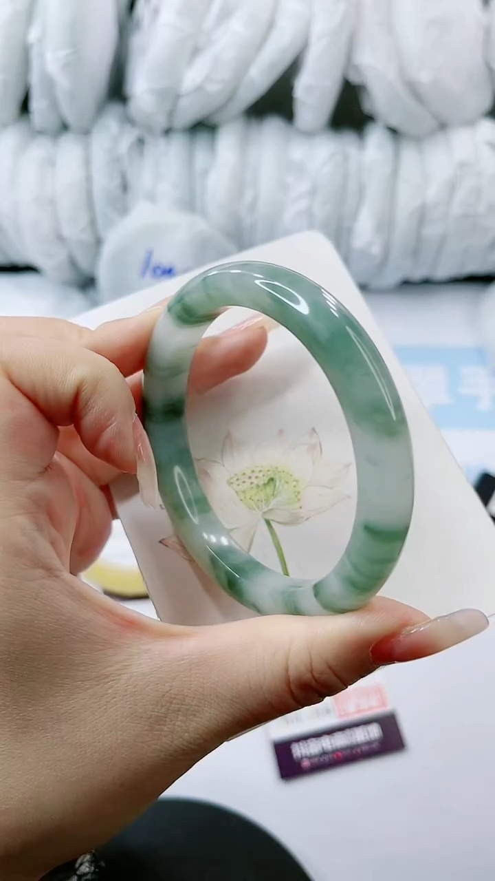 【闪购商品】石英质玉手镯未镶嵌多样性发货A42