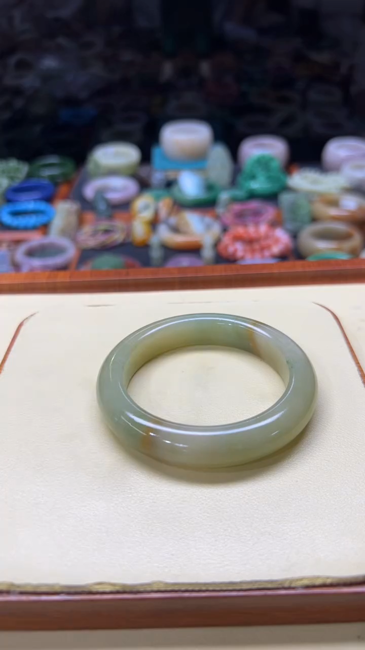 未镶嵌手镯石英质玉水**色128