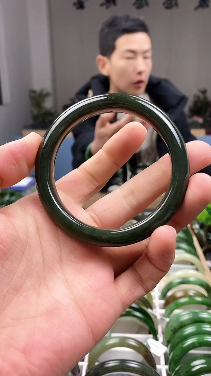 【闪购商品】和田玉手镯未镶嵌61（12.5）