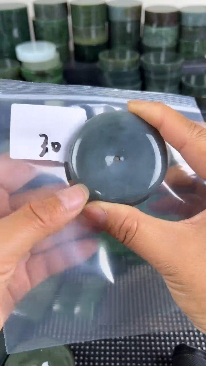 和田玉未镶嵌珠宝半成品扣子