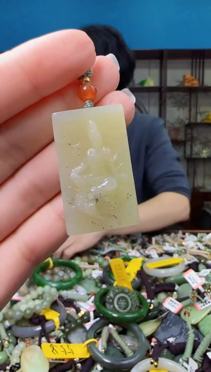 颈饰未镶嵌和田玉1