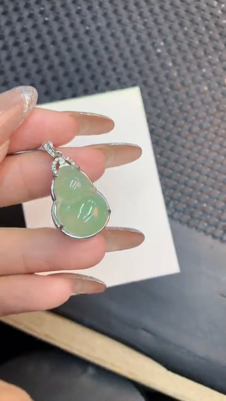 颈饰未镶嵌翡翠1