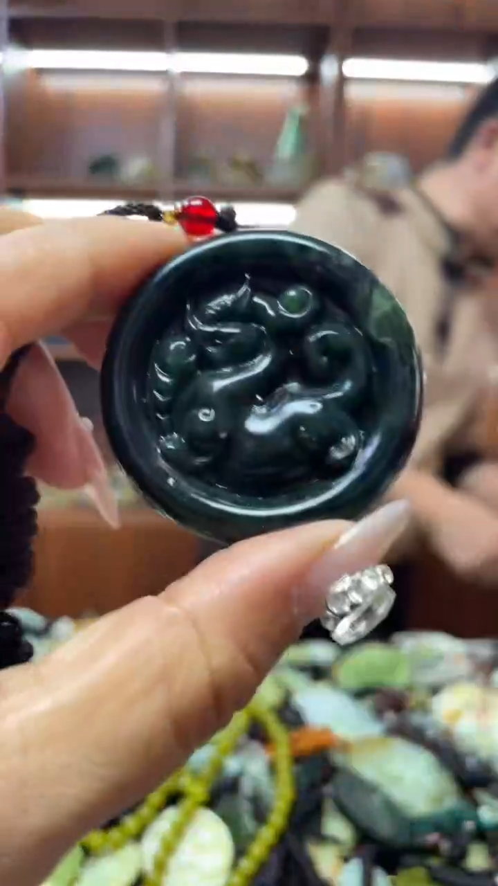 未镶嵌岫玉挂件 