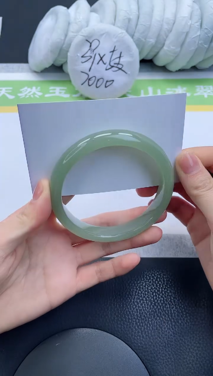 【闪购商品】石英质玉手镯未镶嵌A65-65+