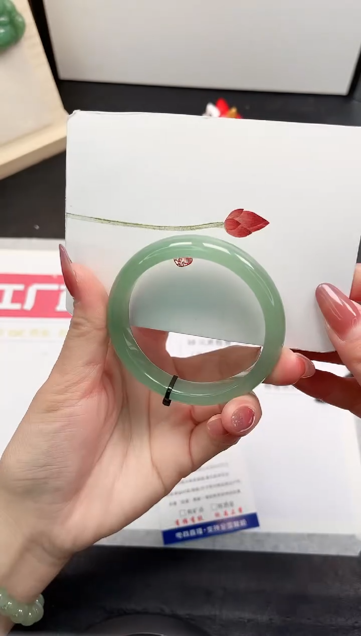 【闪购商品】石英质玉手镯未镶嵌423-55.6