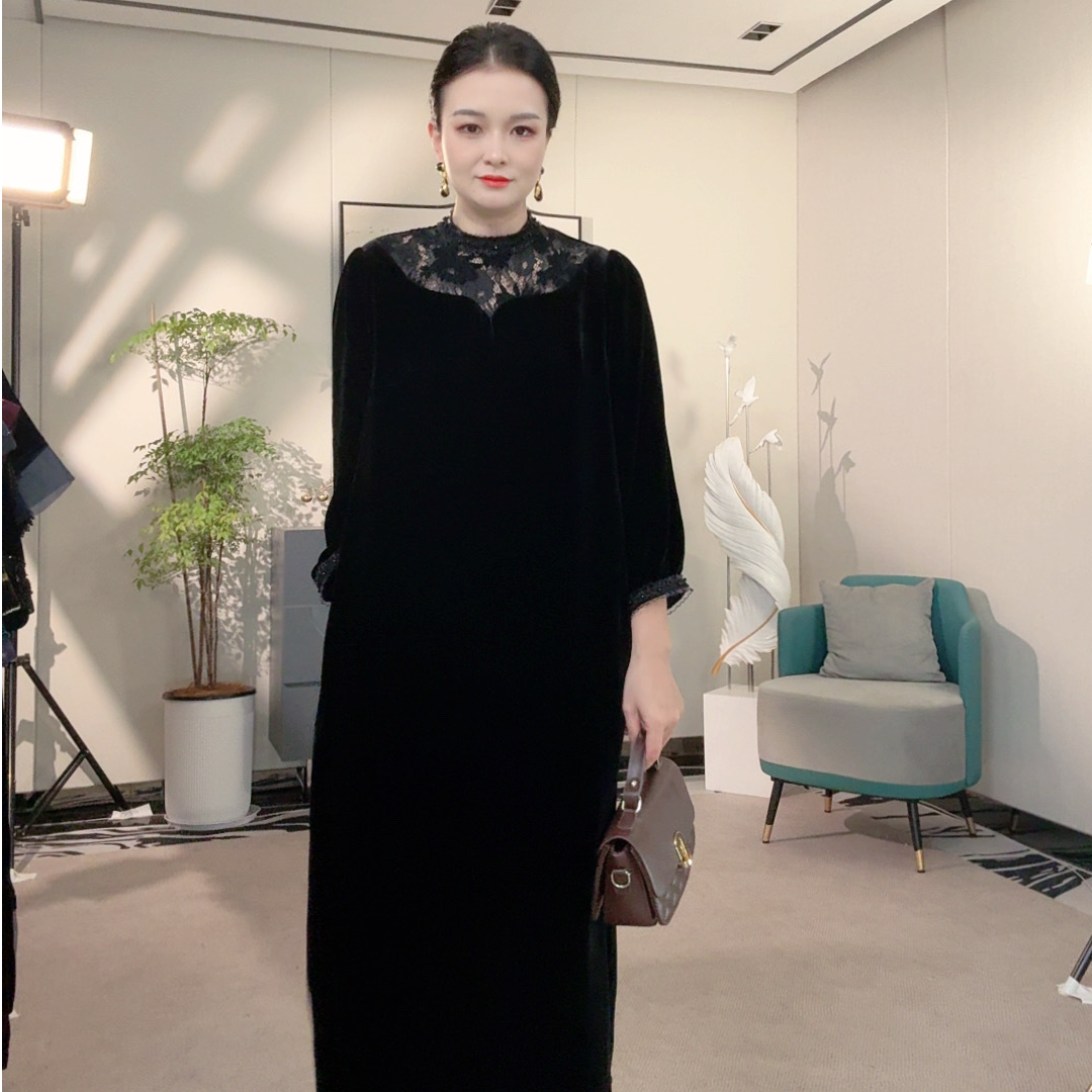 蕾丝立领并接真丝丝绒连衣裙