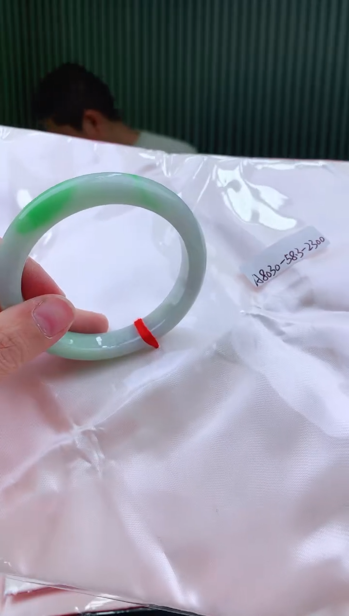 未镶嵌手镯翡翠58