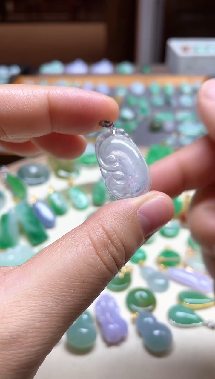 【闪购商品】翡翠颈饰18K金镶嵌如意