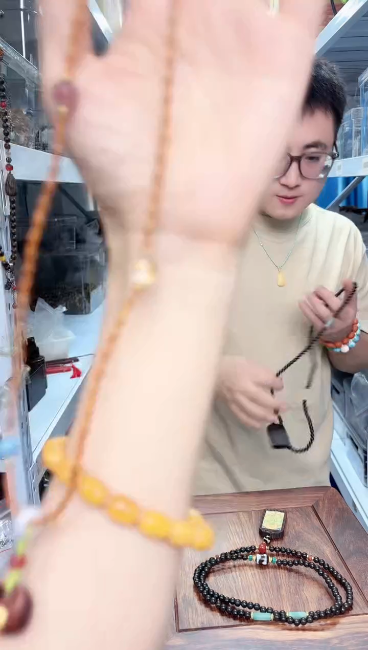 木橄榄毛衣链一条