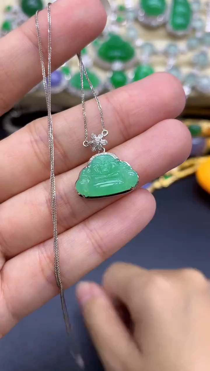 颈饰18K金镶嵌翡翠133-中国好珍宝