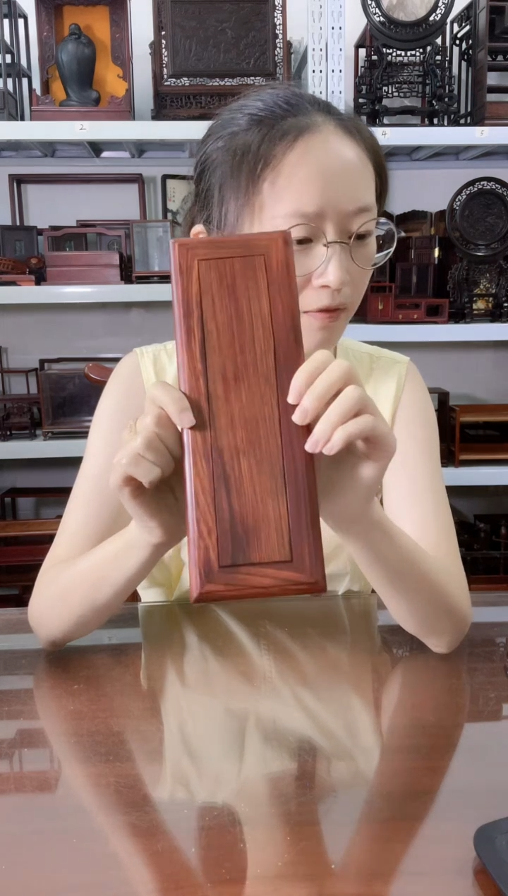 微凹黄檀（南美大红酸枝）长方底座25*8.5*4      50