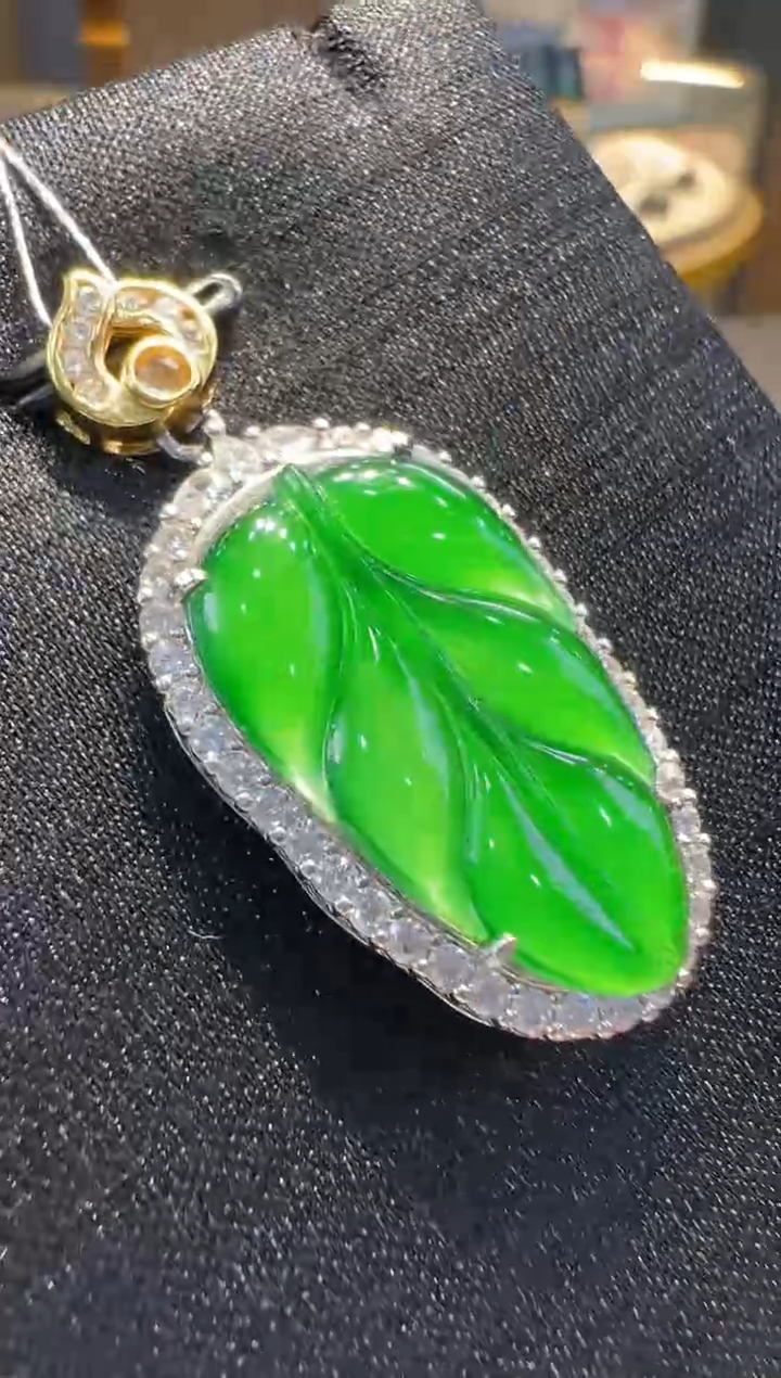 【闪购商品】翡翠吊坠(不含链)银S925镶嵌多样性发货一件