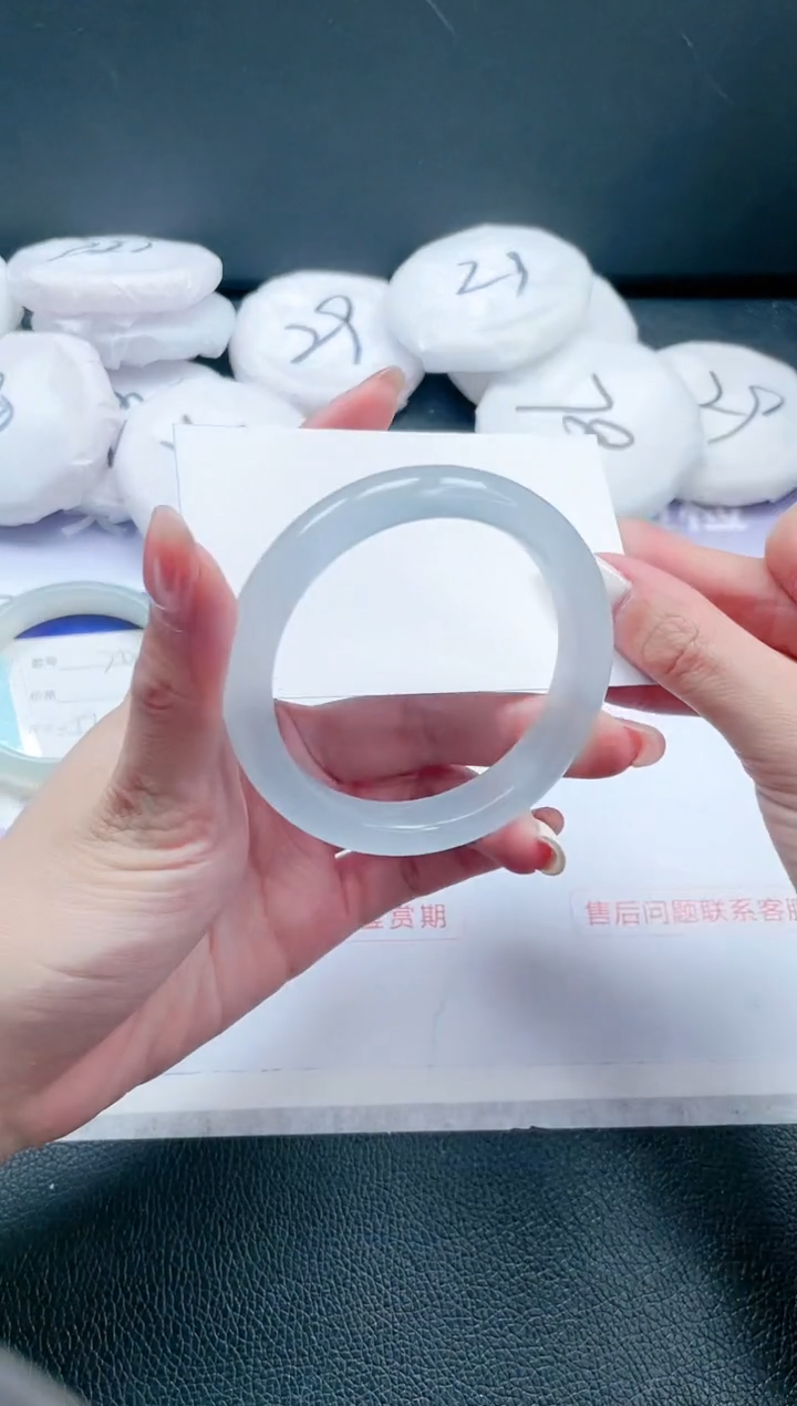 【闪购商品】石英质玉手镯未镶嵌 冰冰蓝手镯-54