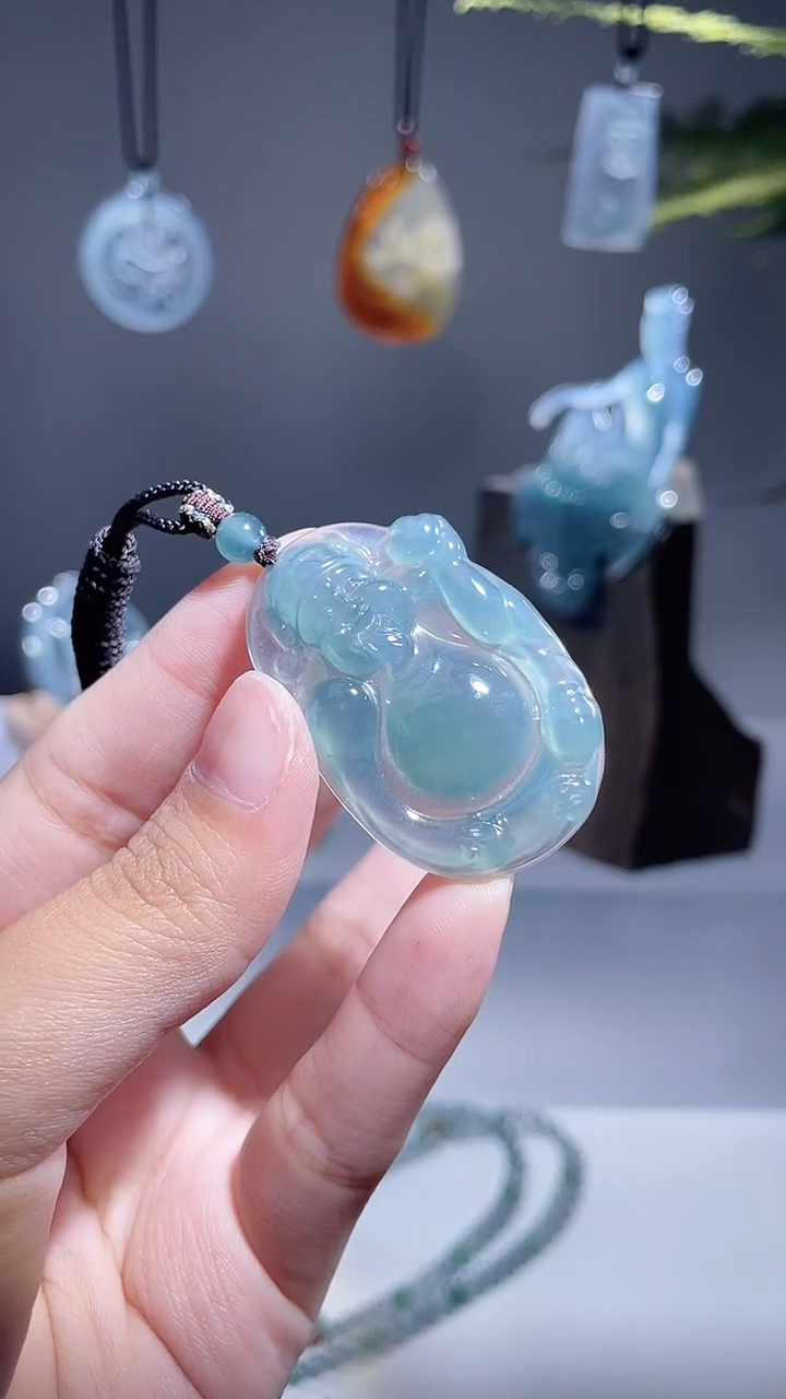 颈饰未镶嵌翡翠财神