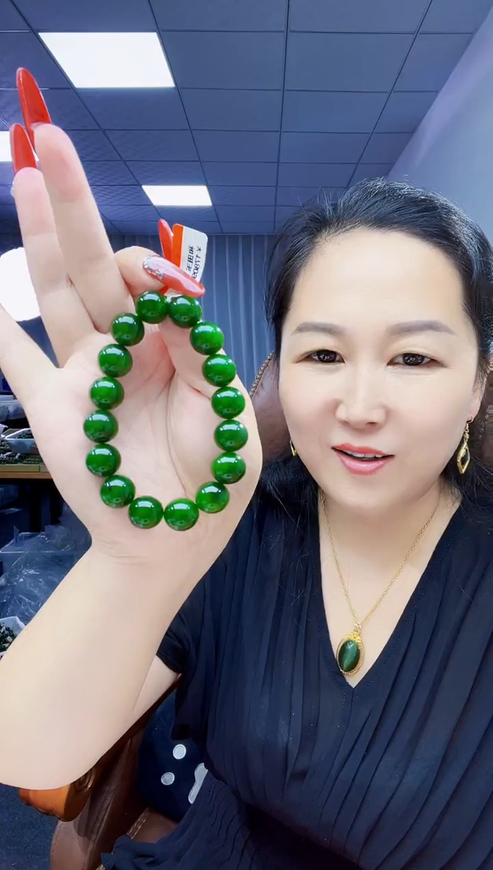 手串未镶嵌和田玉纯天然和田玉俄7碧冰底菠菜绿13