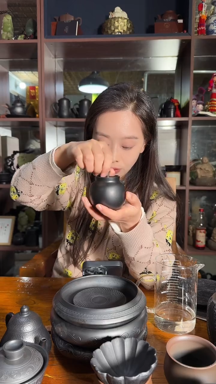 神农黑陶小侧把壶