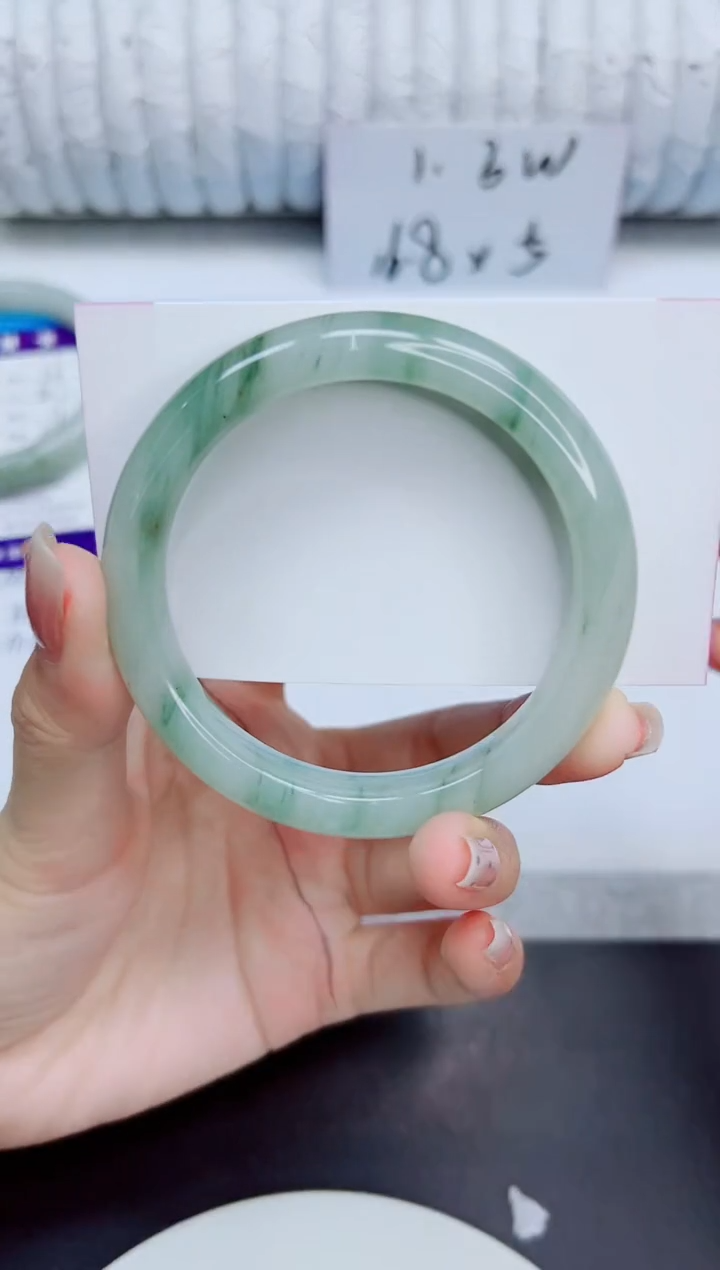 石英质玉手镯未镶嵌37/58