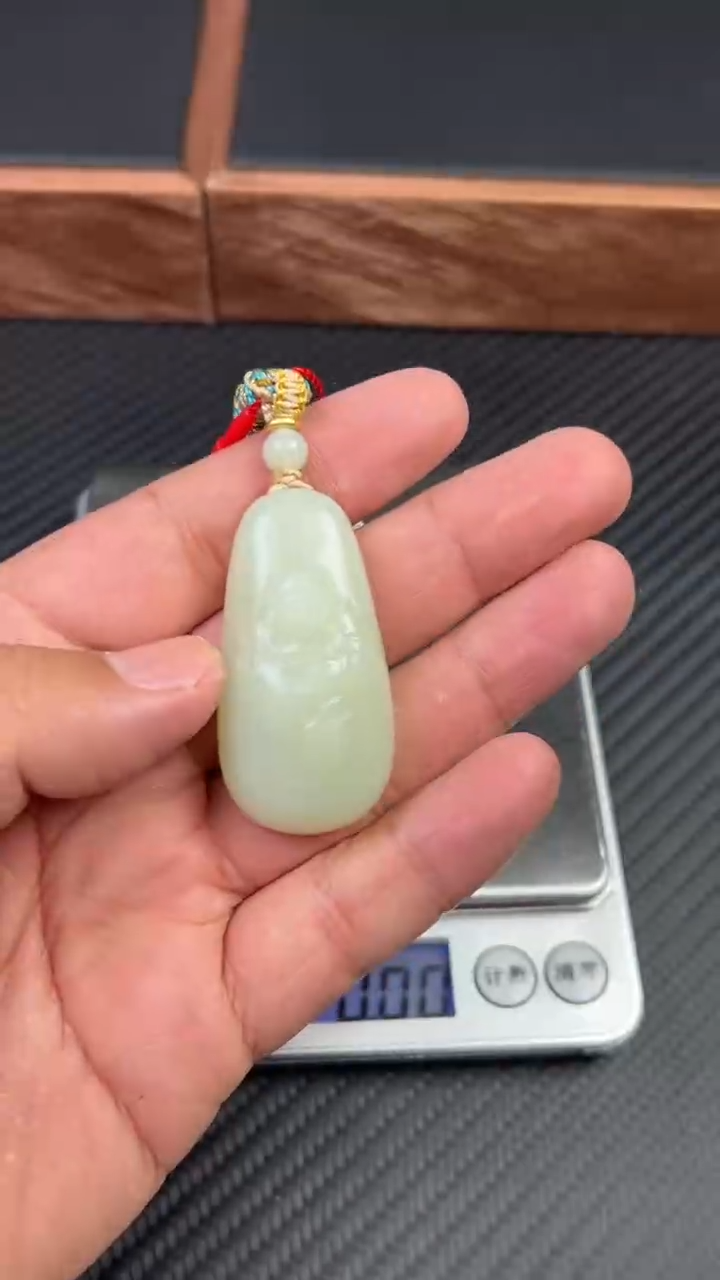 【闪购商品】和田玉吊坠(赠链)未镶嵌且末微色差迪克兰一细