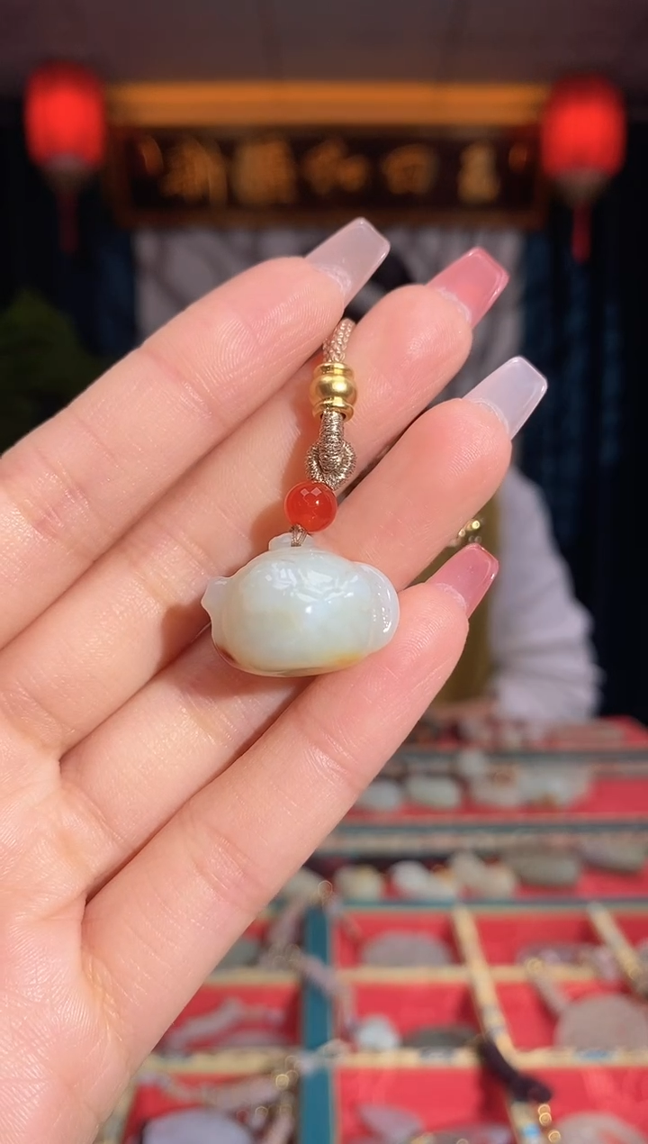 【闪购商品】和田玉颈饰未镶嵌把把壶