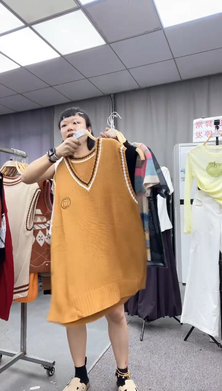 棉 大哥家漂亮衣服漂亮颜色  