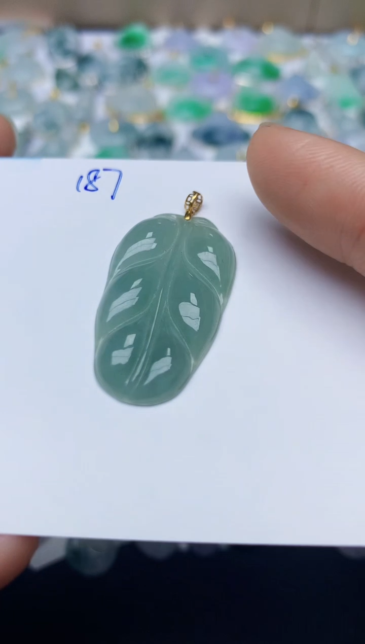 【闪购商品】翡翠颈饰18K金镶嵌天然翡翠A货   