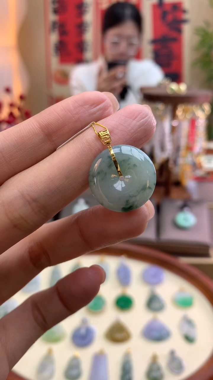 【闪购商品】翡翠颈饰18K金镶嵌平安扣