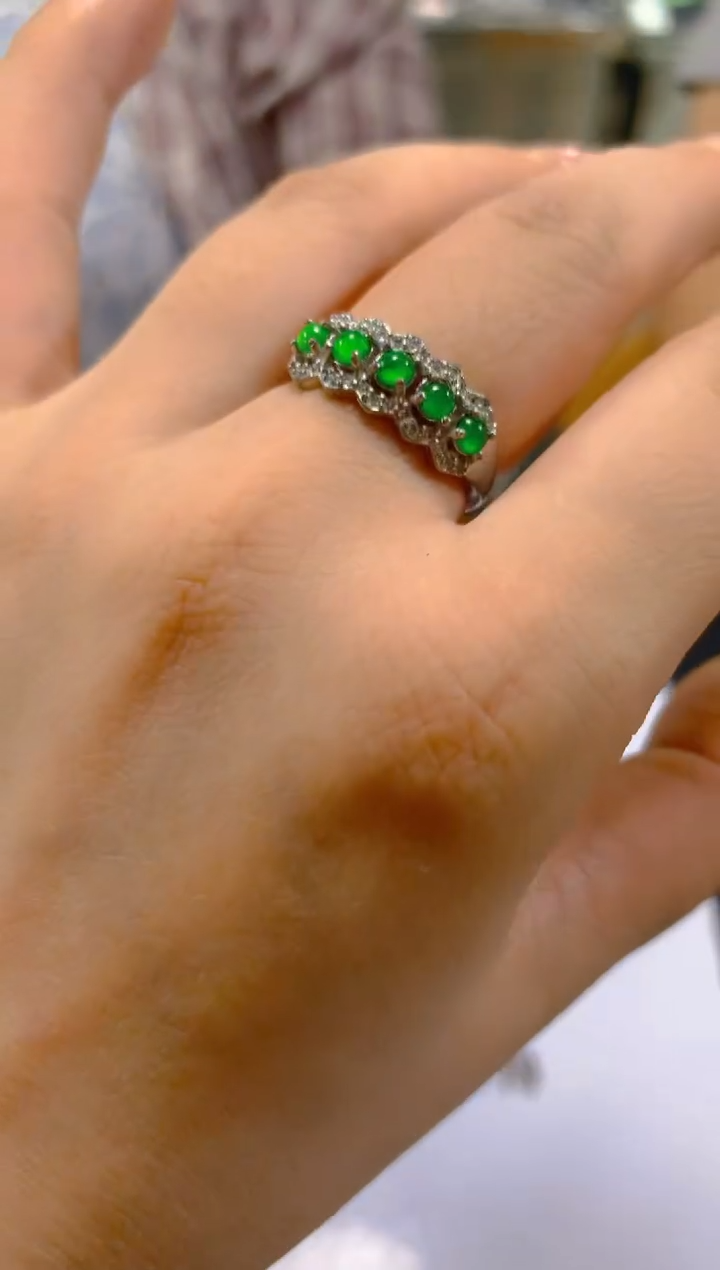 未镶嵌戒指翡翠多样性发一