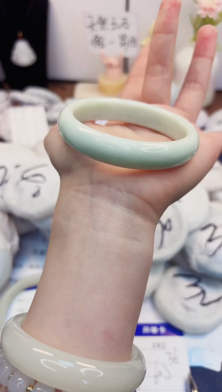 【闪购商品】石英质玉手镯未镶嵌282-翠玉-圈口60