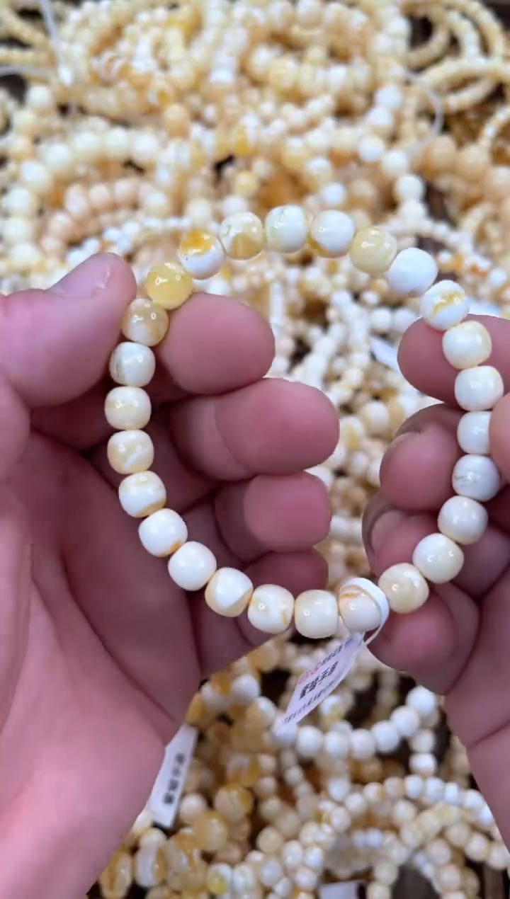 裸石琥珀未镶嵌B20  8左右老型