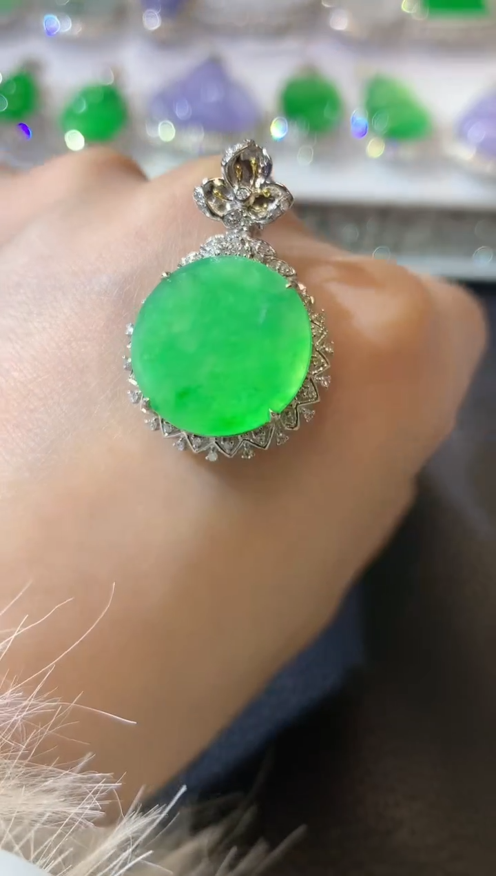 【闪购商品】翡翠吊坠(不含链)18K金镶嵌A30多样性发一件