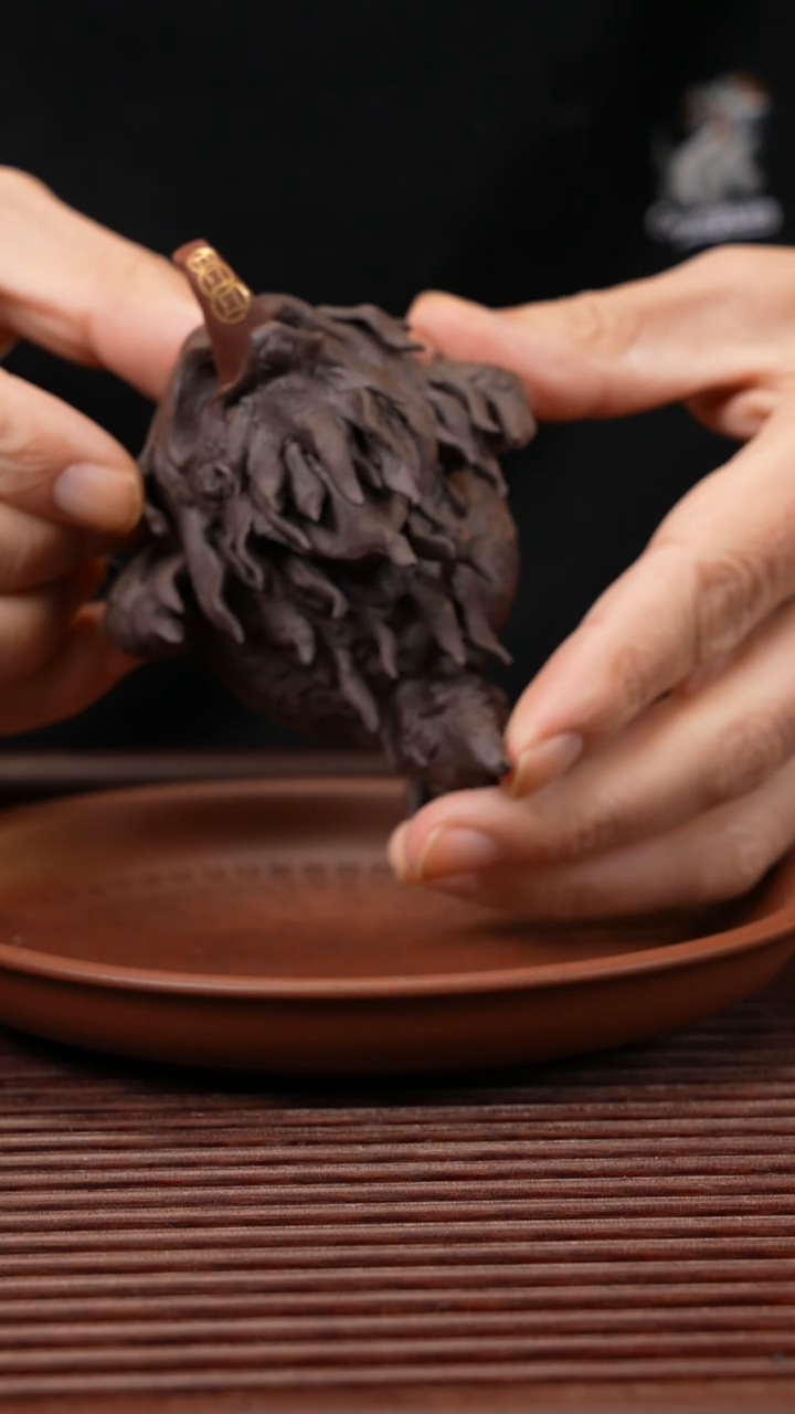 【闪购商品】紫砂茶宠全手工描金金蟾+盘子