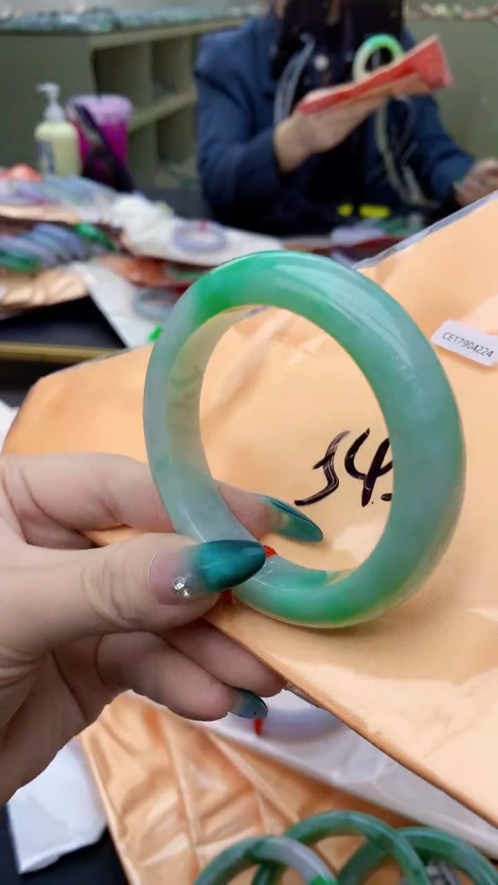 【闪购商品】翡翠手镯未镶嵌0246593088