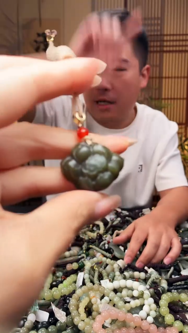 颈饰未镶嵌和田玉多样性发货，拍一发一